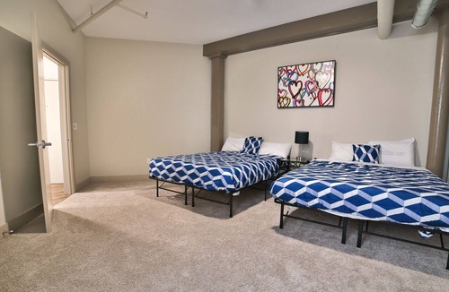 Buffalo Apartment | Buffalo/Niagara Colossal Condo-Monthly rates