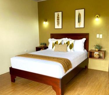 Arenal Hot Springs Apartment | Buganvilia, Cabaña Privada con vista al Volcán Arenal