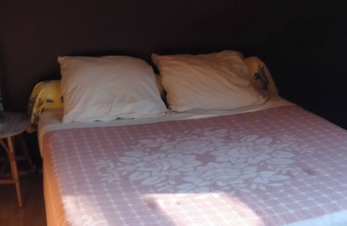 Teloche Bed & Breakfast | Bugatti 5km from Mulsanne bend, Bercé equestrian center.