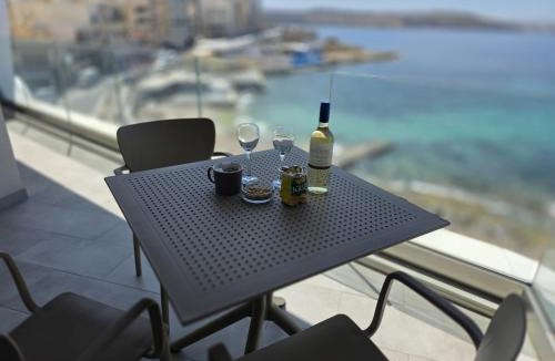 Qawra Apartment | Bugibba - Central Luxury Seafront, only for family