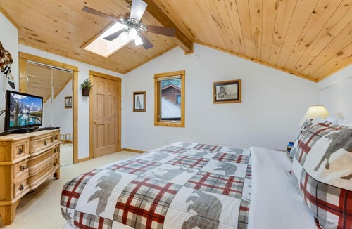 Fall River Estates Apartment | Bugle Pointe A09 by Estes Park Condos