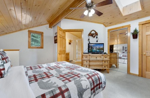 Fall River Estates Apartment | Bugle Pointe A09 by Estes Park Condos
