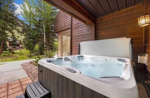 Fall River Estates Apartment | Bugle Pointe B08 by Estes Park Condos