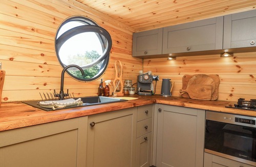 Gillingham Cottage | Bugley Pools Hideaway