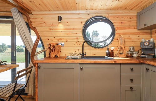 Gillingham Cottage | Bugley Pools Hideaway