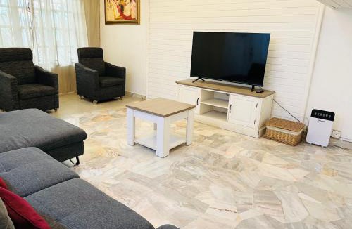 Klang House | Bukit Tinggi, Klang- Cozy home