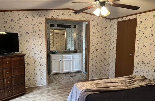 Piney House | Bull Bayou, Trailer