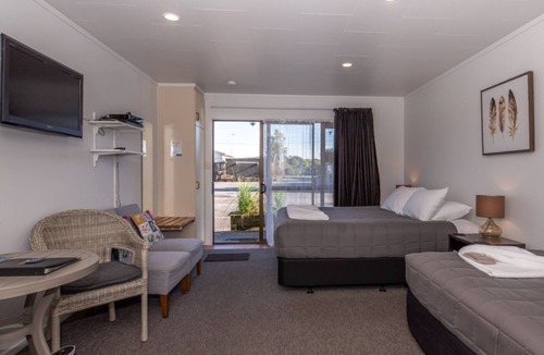 Westport Hotel | Buller Bridge Motel