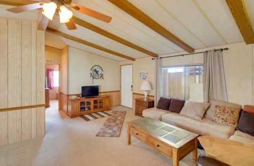 Holiday Shores House | Bullhead City Home w/Fire Pit - Walk to CO River!