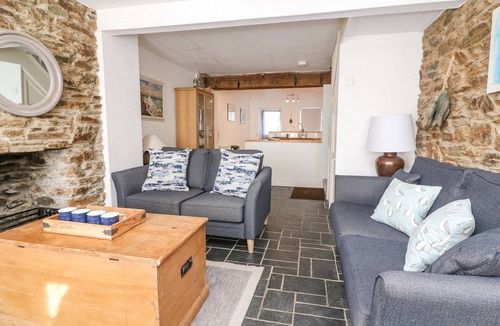 Salcombe Cottage | BUMBLEBEE COTTAGE, family friendly, with a garden in Salcombe