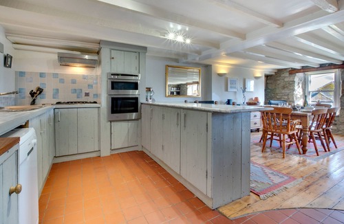 Mousehole House | Bumbles - Three Bedroom House, Sleeps 6