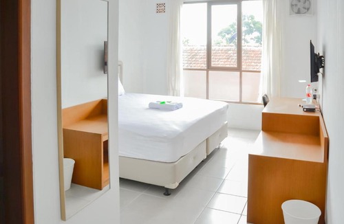 Cibiru Hotel | Bumi Ciboled Mitra RedDoorz near Gerbang Tol Pamulihan