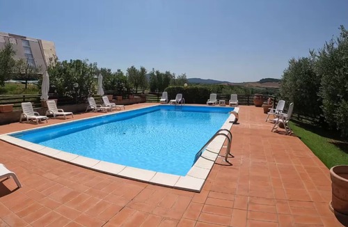 Montecatini Val di Cecina House | Bungalow 'Glamping B' with Shared Pool, Shared Garden and Wi-Fi