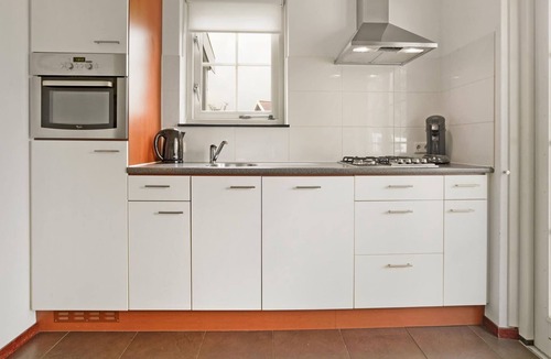 Bernisse House | Bungalow by Water near Rotterdam
