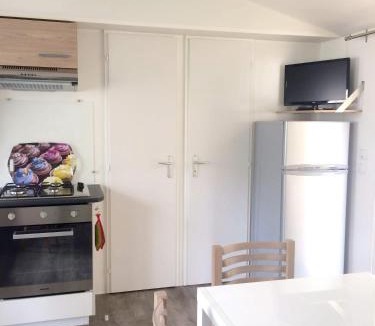 Saint-Brevin-les-Pins House | Bungalow confortable a Saint Brevin les Pins avec piscine partagee