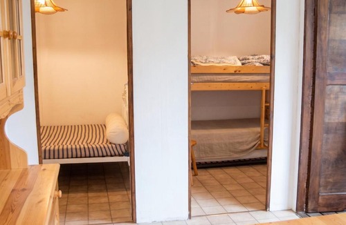 Escaro House | Bungalow confortable à Escaro avec piscine partagée