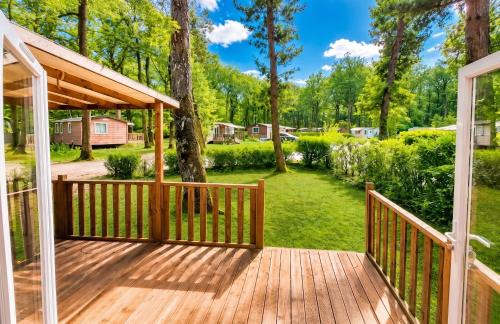 Saint-Cheron House | Bungalow confortable à Saint-Chéron avec piscine