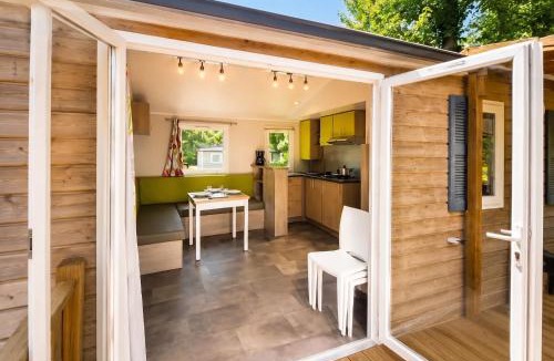 Saint-Cheron House | Bungalow confortable à Saint-Chéron avec piscine