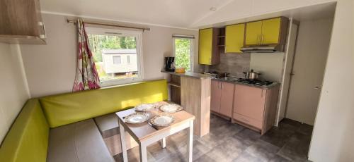 Saint-Cheron House | Bungalow confortable à Saint-Chéron avec piscine