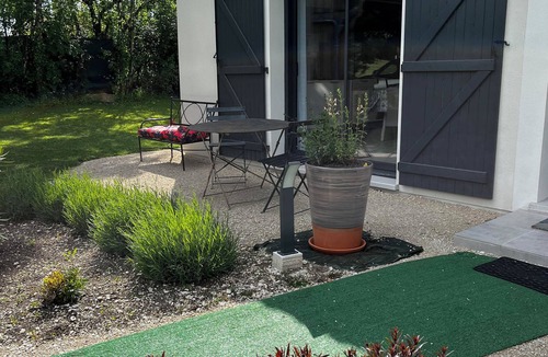 Villeseque House | Bungalow fully equipped 2 bedrooms air conditioning swimming pool petanque quiet