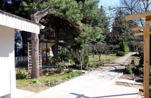 Marzahn-Hellersdorf House | Bungalow Gartenidyll, Berlin
