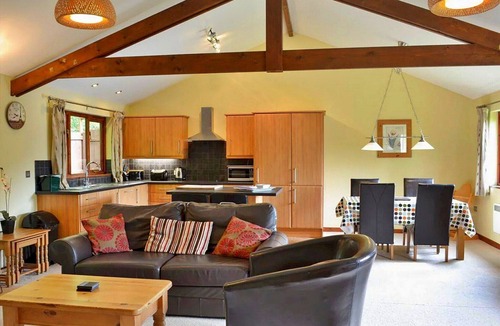 Liverton Cottage | Bungalow in Bovey Tracey with Hot Tub