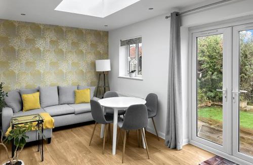 Harrogate House | Bungalow in Harrogate - Garden & Drive - Sleeps 4
