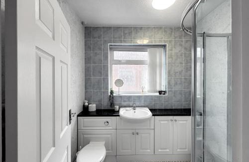 Harrogate House | Bungalow in Harrogate - Garden & Drive - Sleeps 4
