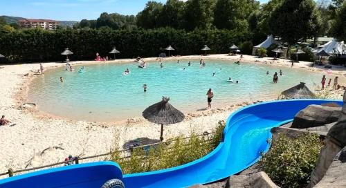 Chateauneuf-de-Galaure House | Bungalow spacieux avec piscine partagée à Châteauneuf-de-Galaure