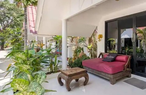 Ko Lanta Ski Chalet | Bungalow - Sleeps 2 - Terrace - Beach Close