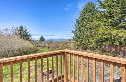 Smith River House | Bungalow w/Wraparound Deck - 8 Mi to Brookings