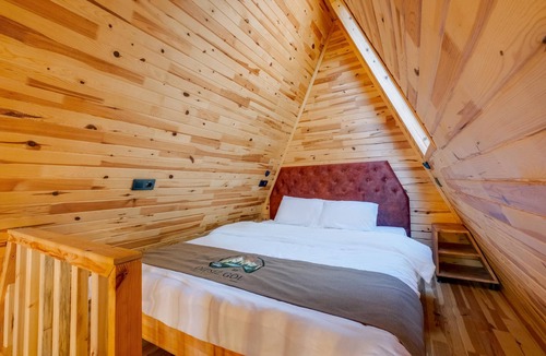 Tosya House | Bungalow with Balcony in Nature Near Dipsiz Lake