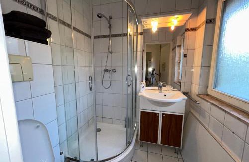 Getelo House | bungalow104 keybox starlink wifi tv heater airco woods pittoresque town lidl restaurant P only private cars