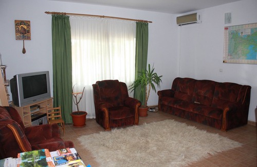 Mahmudia House | Bunica Maria