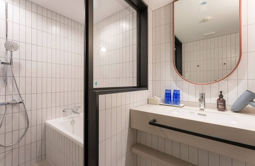 Atami Hotel | Bunk bed RoomNopets allowed1offsite parking lot/Atami Shizuoka