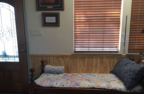 Bastrop Cottage | Bunk House - Whitworth Family Farm