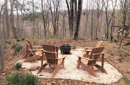 Berkeley Springs House | Bunkaroono- Family Friendly