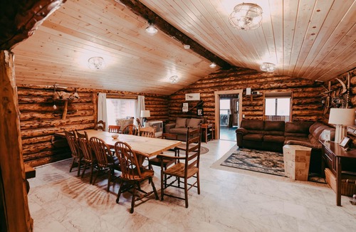 Chase Apartment | Bunker Lodge Apartment-HCRL