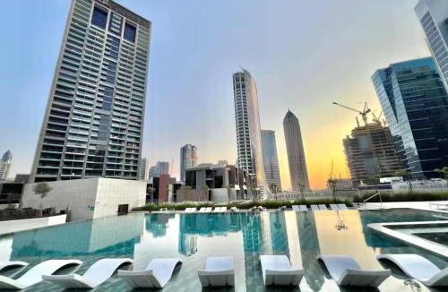 Downtown Dubai Apartment | Burj Khalifa View Studio - Pool, Gym & Parking