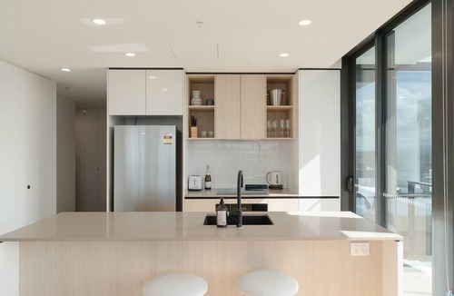 Burleigh Heads Apartment | Burleigh Seaside Sanctuary