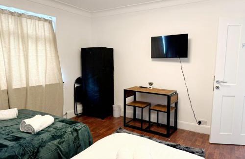 Dudden Hill House | Burnley House-Room E