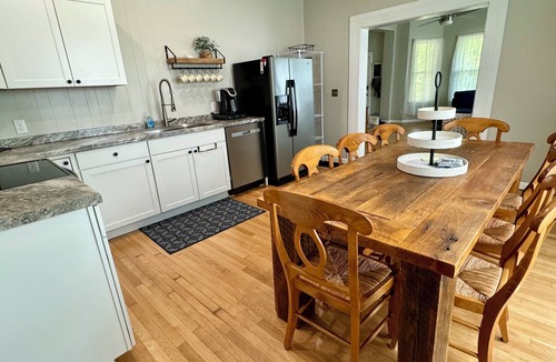 Burnside House | Burnside Boathouse – Cozy 5 Bedroom Lake Retreat Steps from Marina & Local Eats