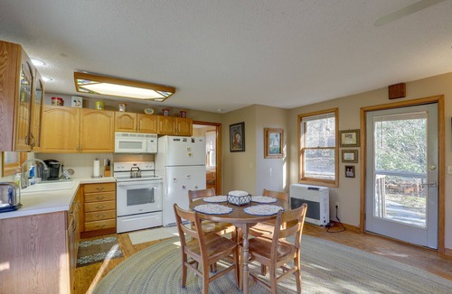 Burnsville Cabin | Burnsville Cabin w/Deck & Trails - Dog Friendly!