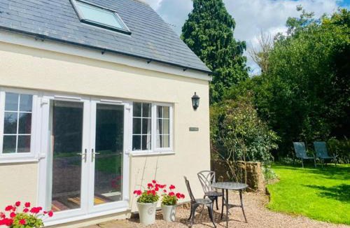 Bradninch House | Burraton Cob