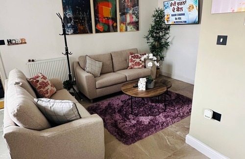 Burton on Trent Apartment | Burton Urban Apartment is offering City view in heart of burton town centre