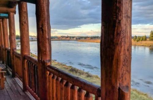 Iliamna Cabin | Bush Pilot Hunter's Retreat Lodge