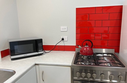 Omanawa Cottage | Bush setting, kayaking, Trout fishing. Central to Tauranga, Rotorua & Hobbiton