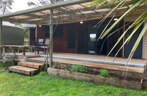 Omanawa Cottage | Bush setting, kayaking, Trout fishing. Central to Tauranga, Rotorua & Hobbiton