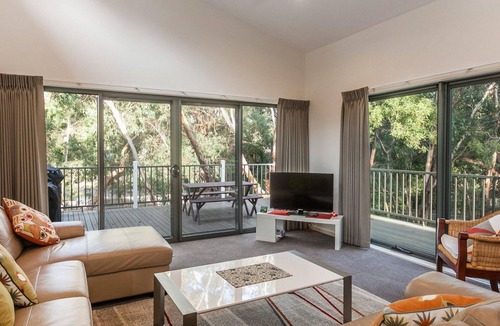 Anglesea House | Bush Surrounds On Weir