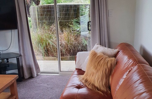 Waitetuna Apartment | Bush View Hideaway - 20 mins to Raglan and Hamilton